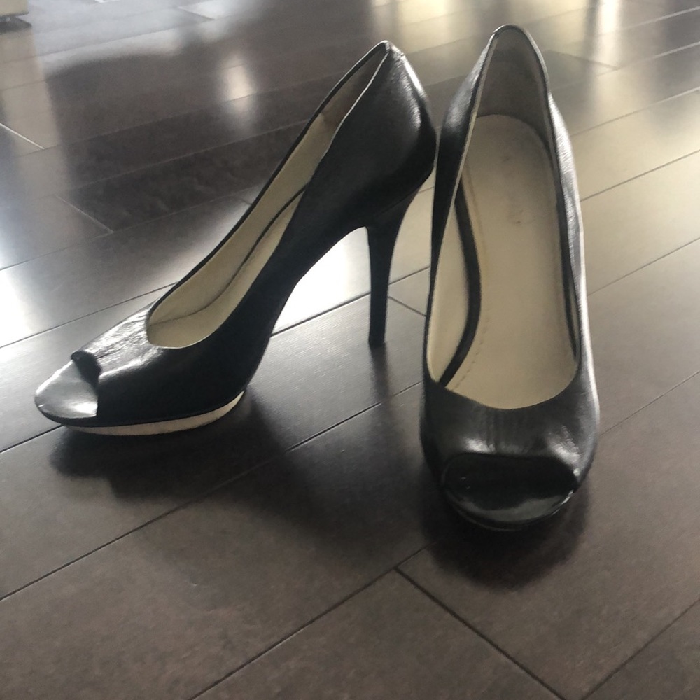 Black peep toe heels with white platform